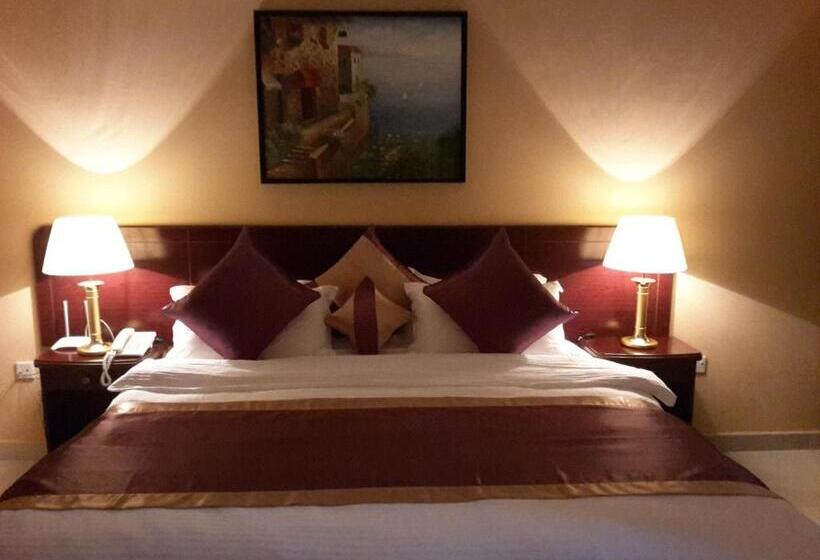 سوییت خانوادگی, Royal Gardens