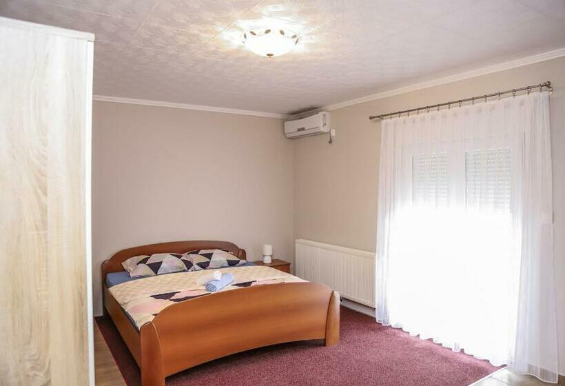 バルコニー付きスタンダードルーム, Zrinski