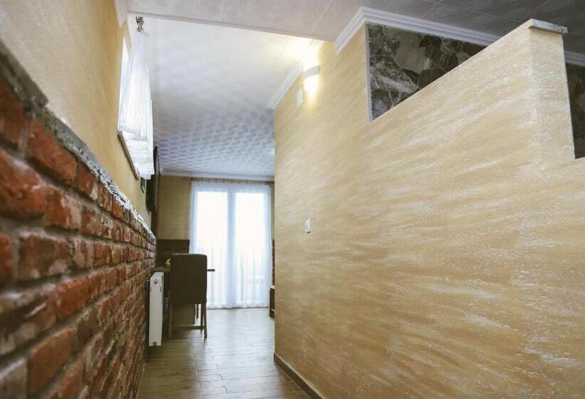 １ベッドルームアパートメント, Zrinski