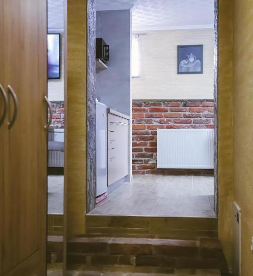 １ベッドルームアパートメント, Zrinski