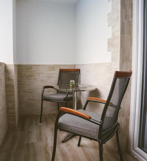 １ベッドルームアパートメント, Zrinski