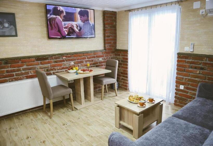 １ベッドルームアパートメント, Zrinski