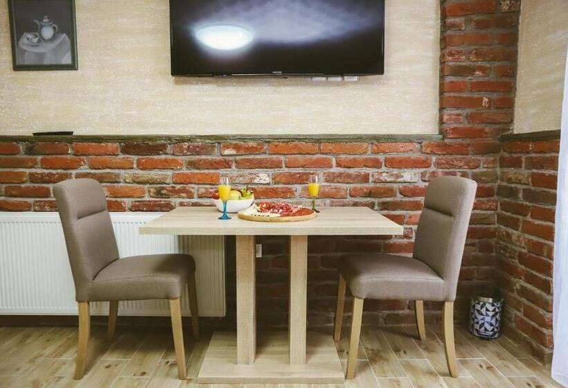 １ベッドルームアパートメント, Zrinski