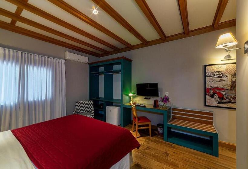 スーペリアースイート, Boutique Britanico