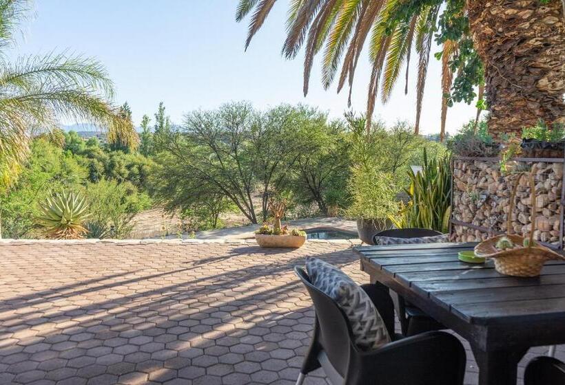 جناح, Aloe Manor