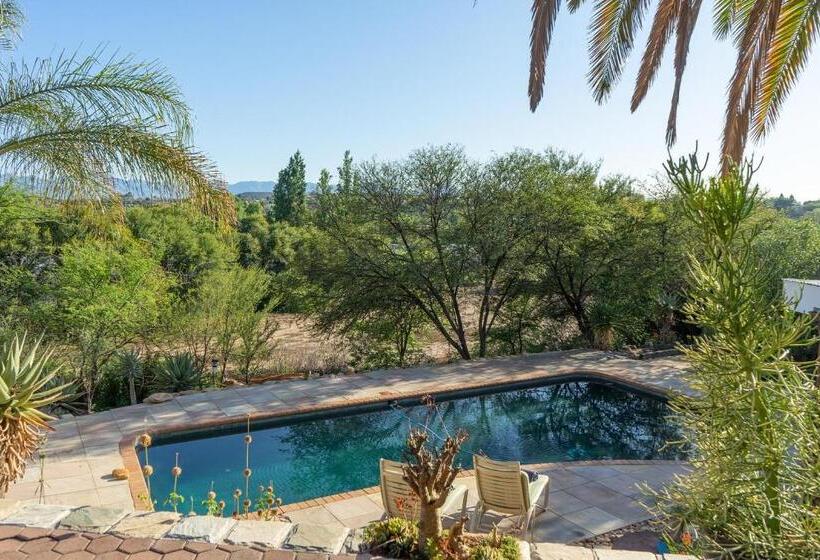 جناح, Aloe Manor