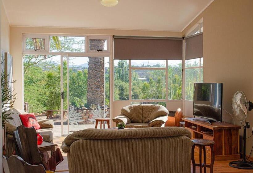 جناح, Aloe Manor