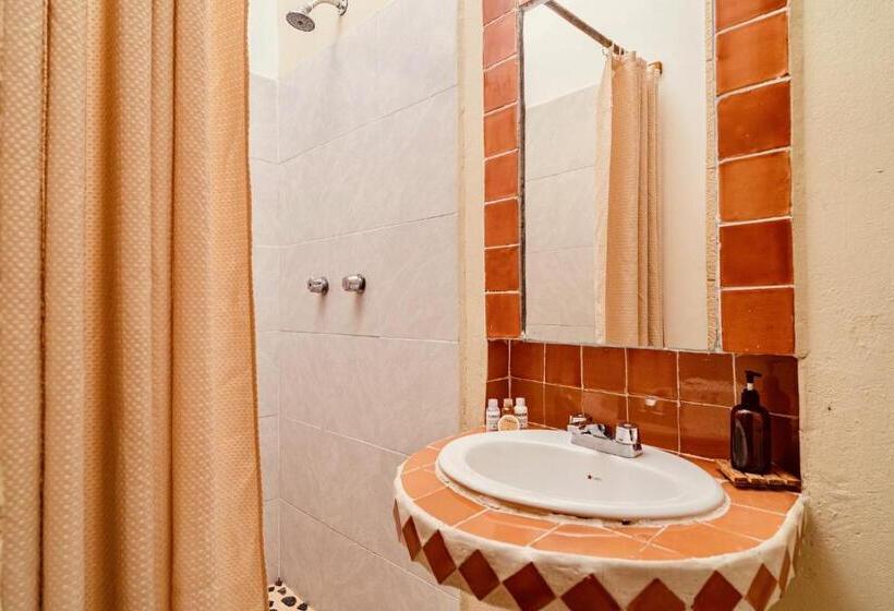 חדר סטנדרט לארבעה, Mezcal