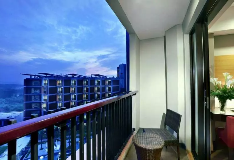 マウンテンビューデラックスルーム, Aston Sentul Lake Resort & Conference Center
