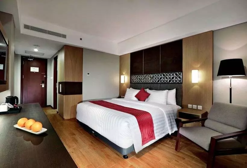 プールの見えるデラックスルーム, Aston Sentul Lake Resort & Conference Center
