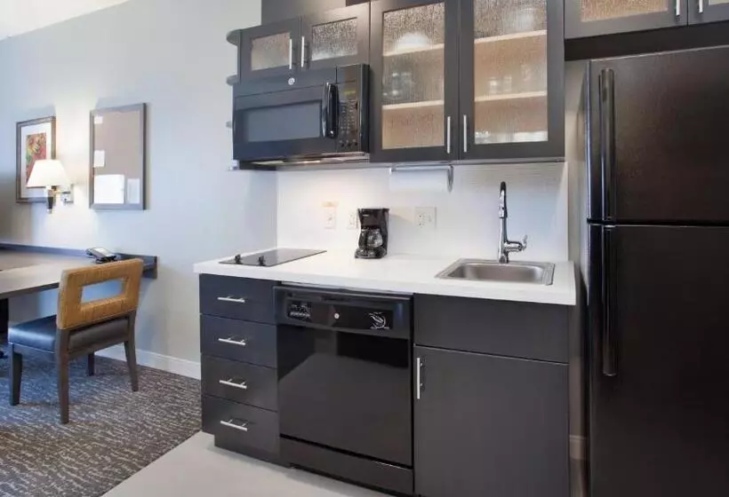 キングサイズベッドのスタンダードルーム, Candlewood Suites Grand Island, An Ihg