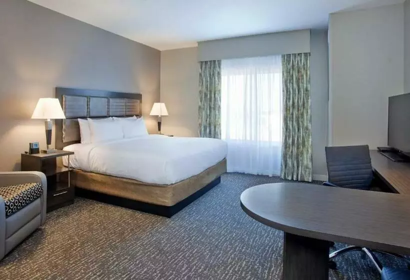 キングサイドベッドのスタンダードワンルーム, Candlewood Suites Grand Island, An Ihg