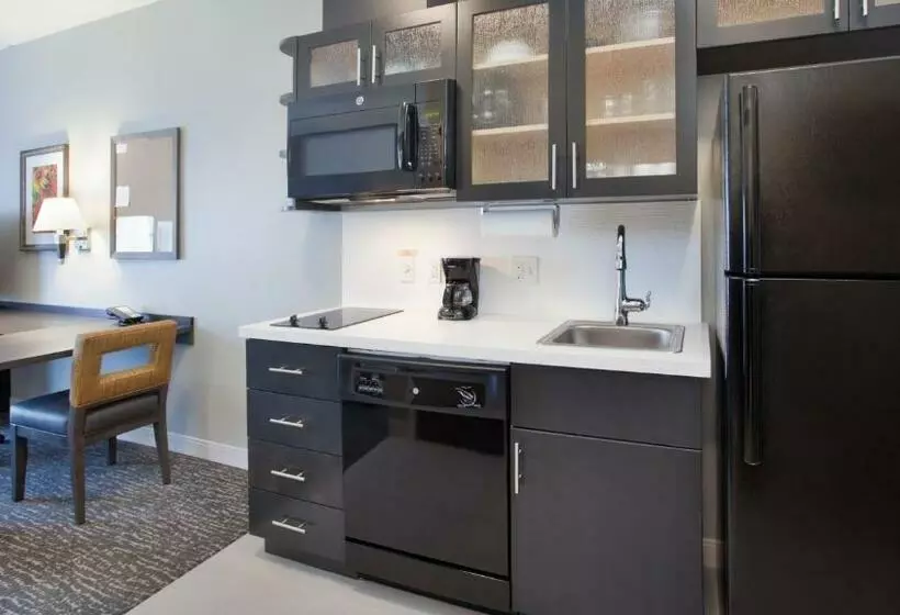 キングサイドベッドのスタンダードワンルーム, Candlewood Suites Grand Island, An Ihg