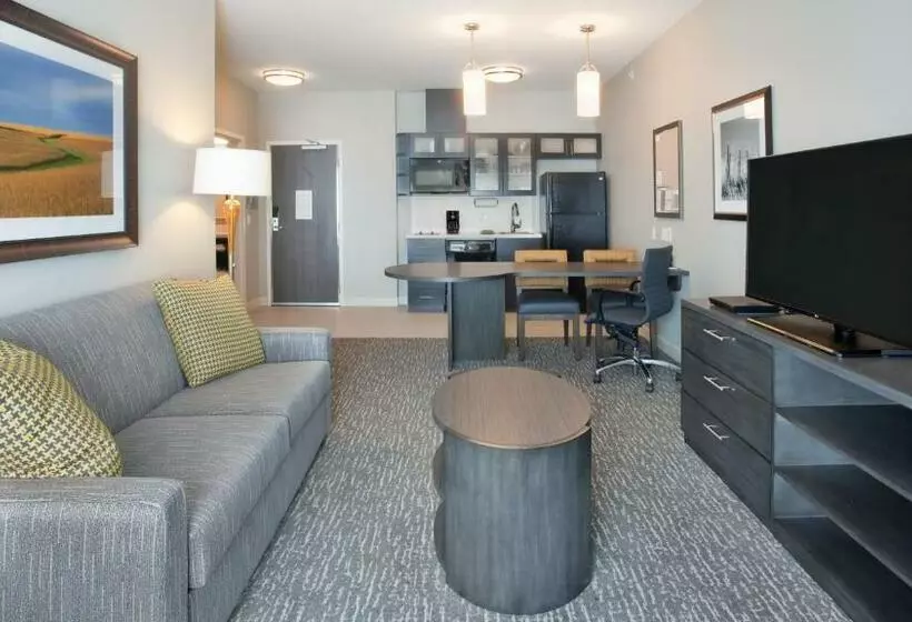 キングサイズベッドのスイートルーム, Candlewood Suites Grand Island, An Ihg