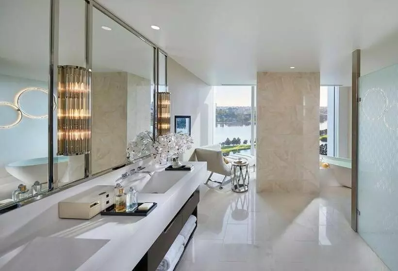 سوئیت پریمیوم, Crown Towers Perth