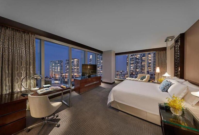 جناح بريميوم, Crown Towers Perth