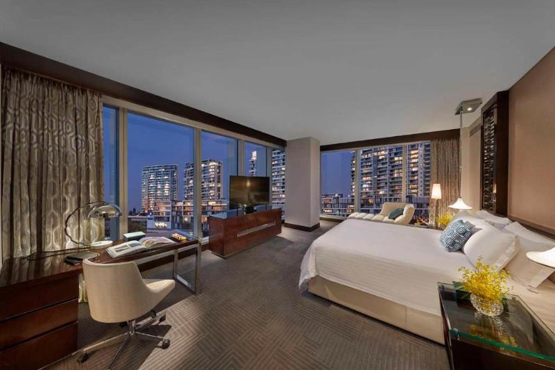 جناح إدارى, Crown Towers Perth