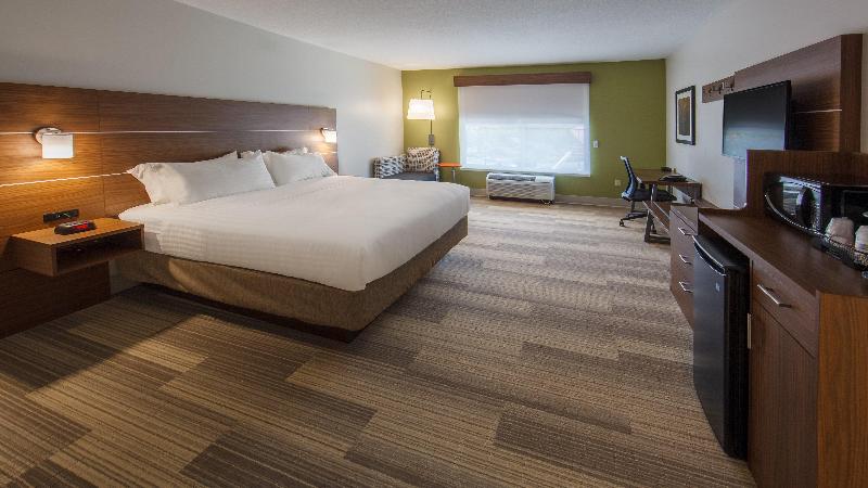 חדר סטנדרט עם מיטת קינג, Holiday Inn Express Gatlinburg Downtown, An Ihg
