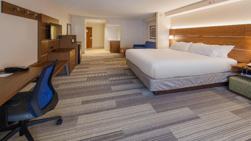 סוויטה מותאמת לאדם עם מוגבלויות, Holiday Inn Express Gatlinburg Downtown, An Ihg