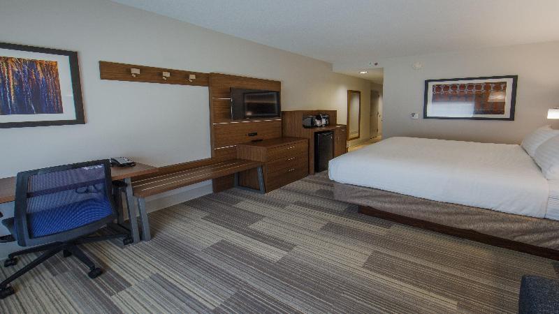 סוויטה מותאמת לאדם עם מוגבלויות, Holiday Inn Express Gatlinburg Downtown, An Ihg