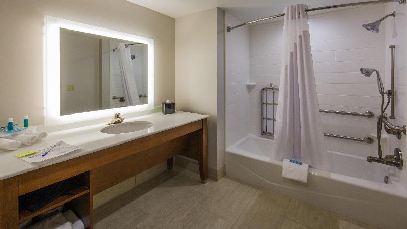 חדר סטנדרט מותאם לאדם עם מוגבלויות, Holiday Inn Express Gatlinburg Downtown, An Ihg