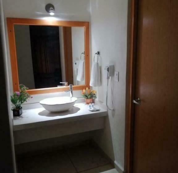 חדר סטנדרט לארבעה, Js