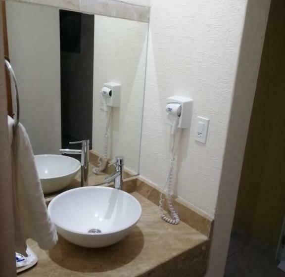 חדר סטנדרט לארבעה, Js