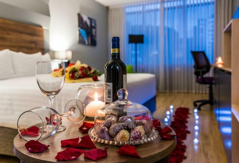 Стандартный Номер Кровать Кинг, La Quinta By Wyndham Medellin