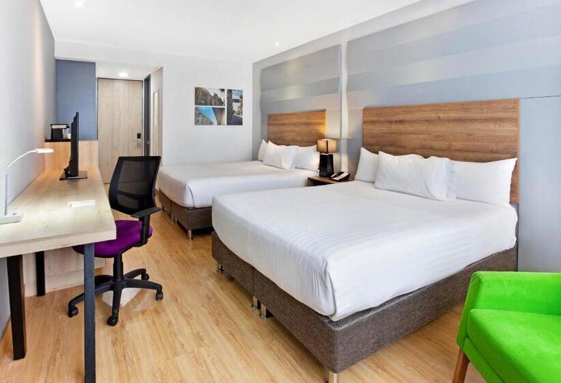 Номер Superior, La Quinta By Wyndham Medellin