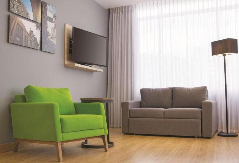 Номер Стандарт, La Quinta By Wyndham Medellin