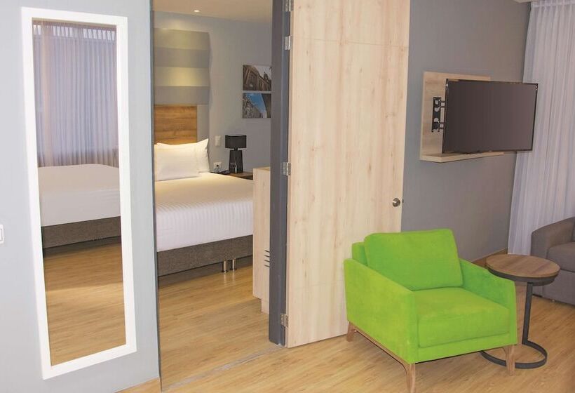 Полулюкс Вид на Город, La Quinta By Wyndham Medellin