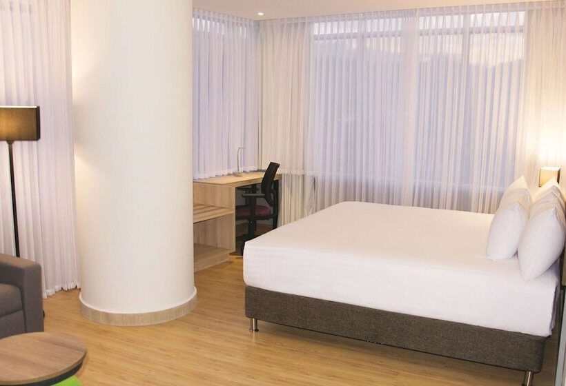 Полулюкс Вид на Город, La Quinta By Wyndham Medellin