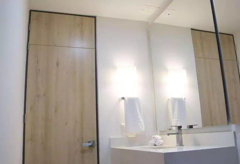 シティビュージュニアスイート, La Quinta By Wyndham Medellin