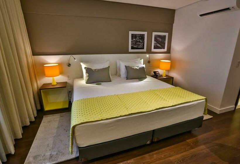 디럭스 룸 킹사이즈 침대, Quality Hotel Flamboyant