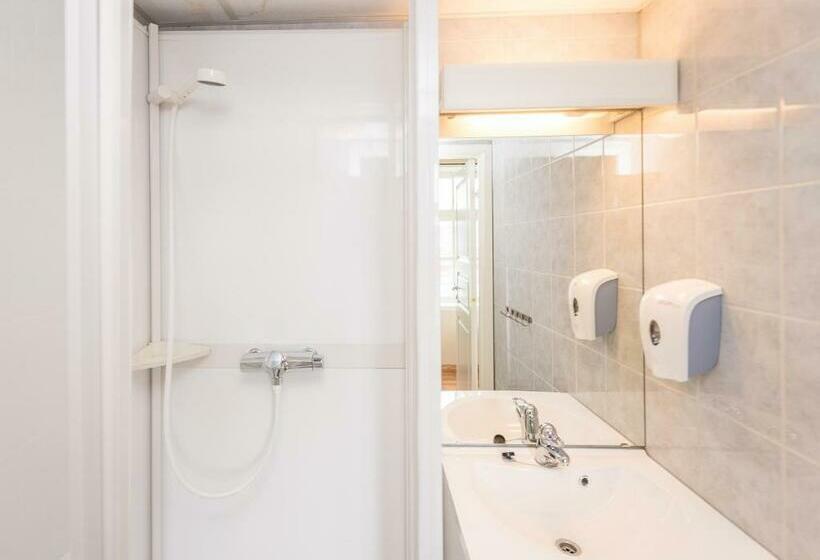 اتاق استاندارد سه نفره, Toranes Overnatting