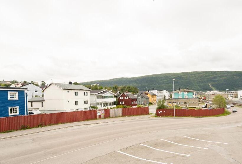 1 Bedroom Penthouse Apartment, Toranes Overnatting