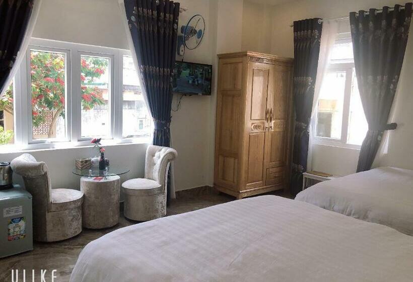 اتاق استاندارد چهارنفره با چشمانداز باغ, Villa   Hotel Nam Khang 2 Dalat