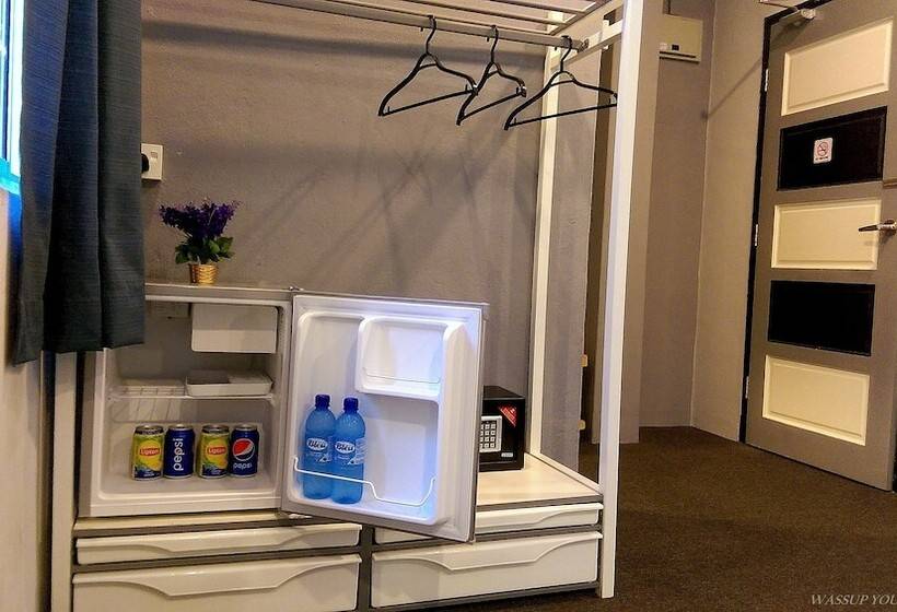 Четырехместный Номер Стандарт, Wassup Youth Hostel