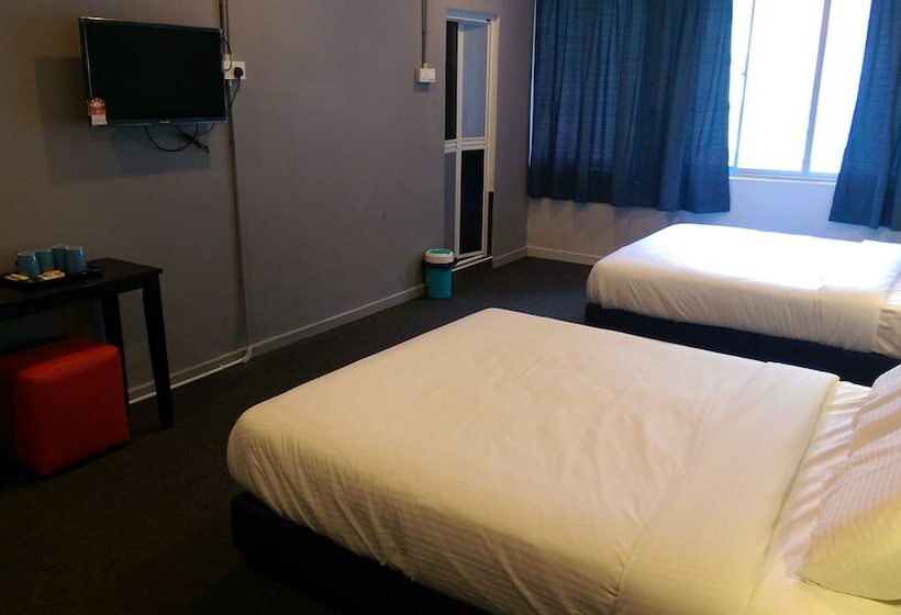 Четырехместный Номер Стандарт, Wassup Youth Hostel