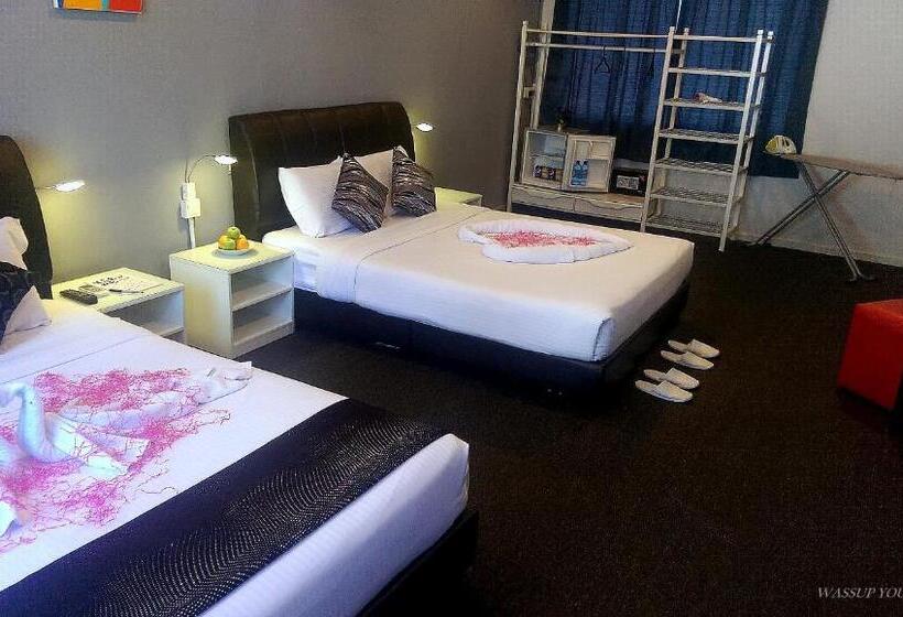 Четырехместный Номер Стандарт, Wassup Youth Hostel