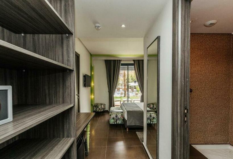 اتاق سوپریور, Wazo