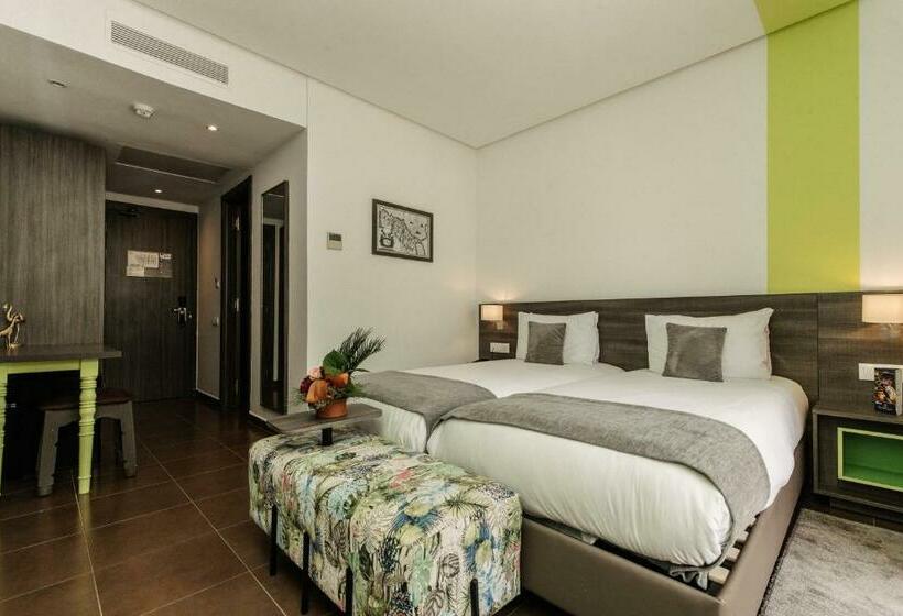 اتاق سوپریور, Wazo