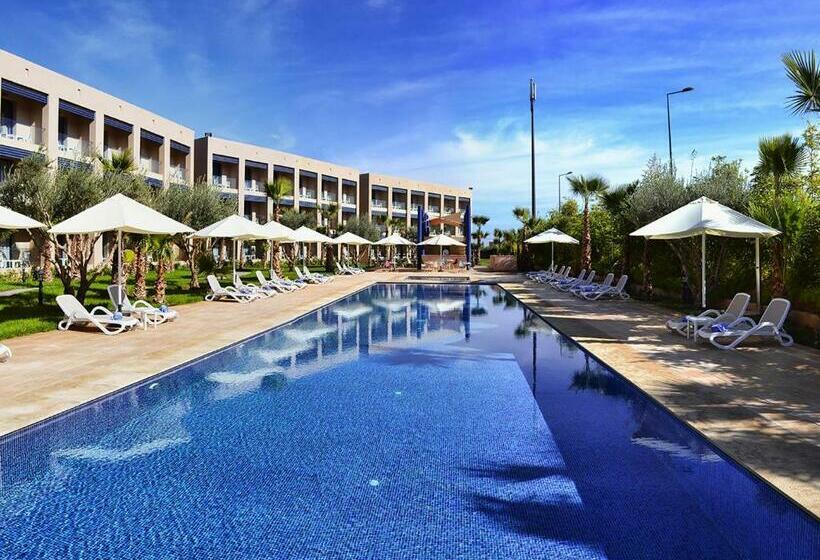 اتاق استاندارد با چشمانداز استخر, Wazo