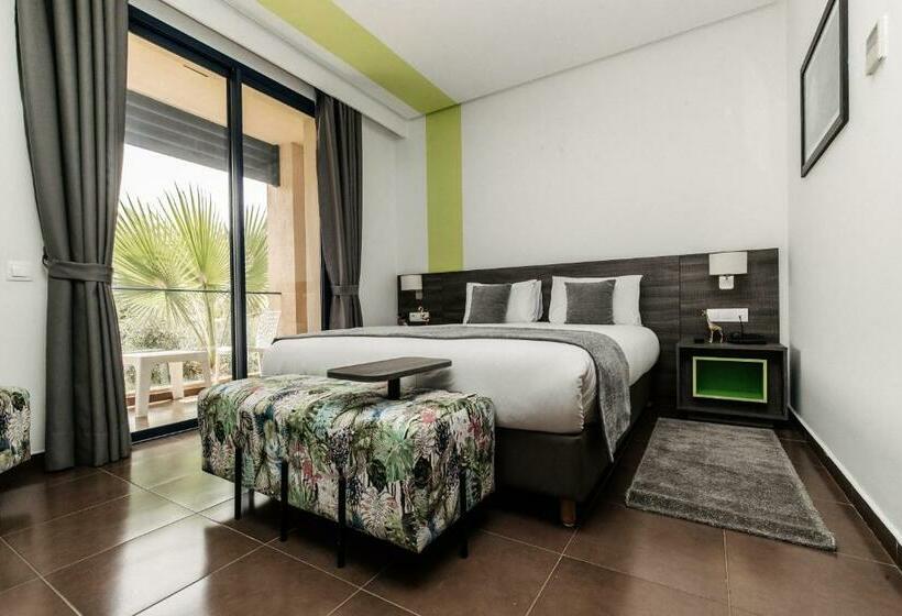 اتاق سوپریور با چشمانداز استخر, Wazo