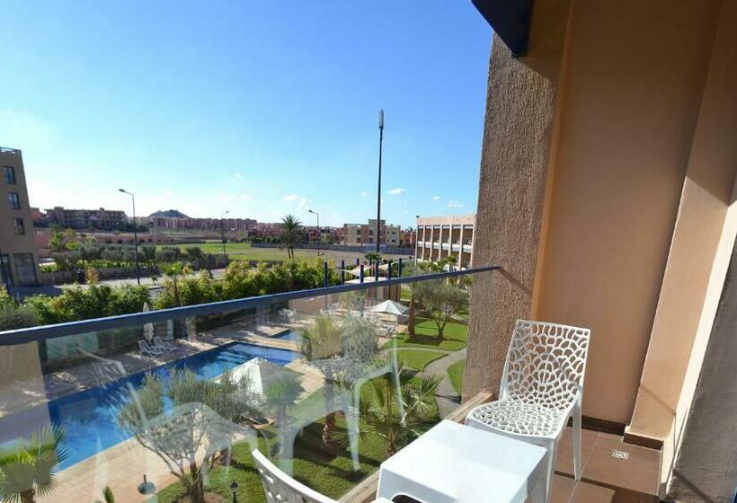 اتاق استاندارد با چشمانداز استخر, Wazo