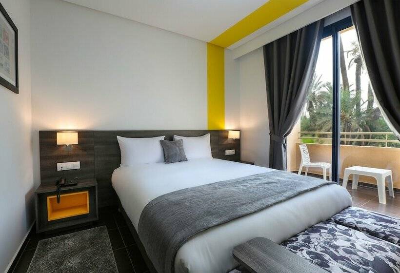 اتاق سوپریور با چشمانداز استخر, Wazo