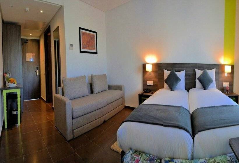 اتاق استاندارد سه نفره, Wazo