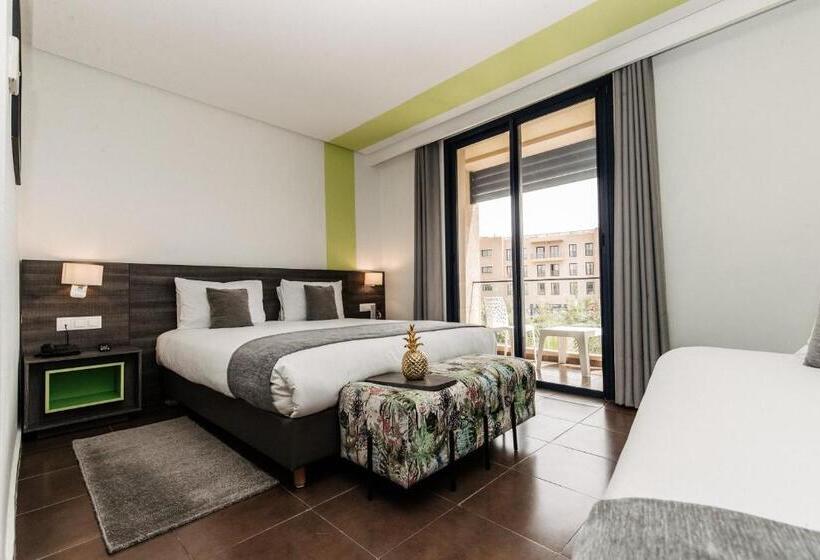 اتاق استاندارد سه نفره, Wazo