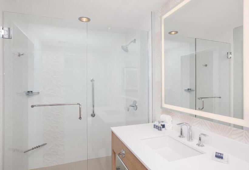 غرفة ديلوكس سرير كينج ذات إطلالة, Wyndham Grand Clearwater Beach