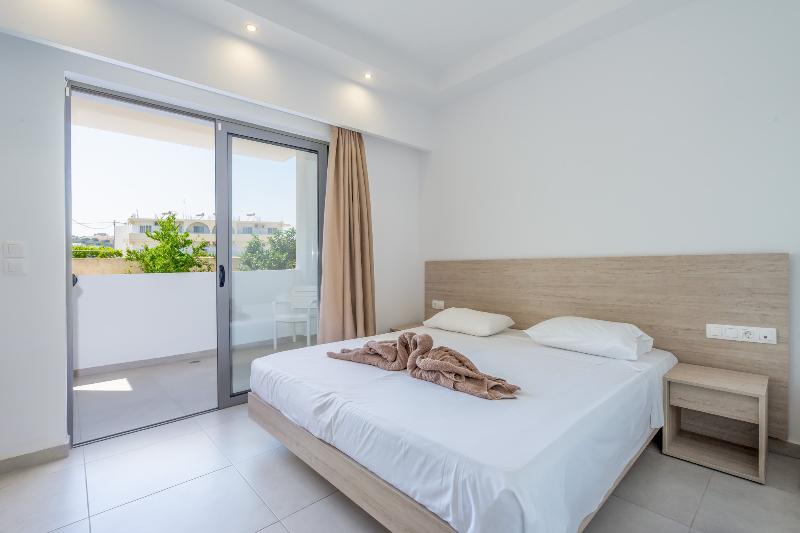 חדר סטודיו סטנדרד, Stamos